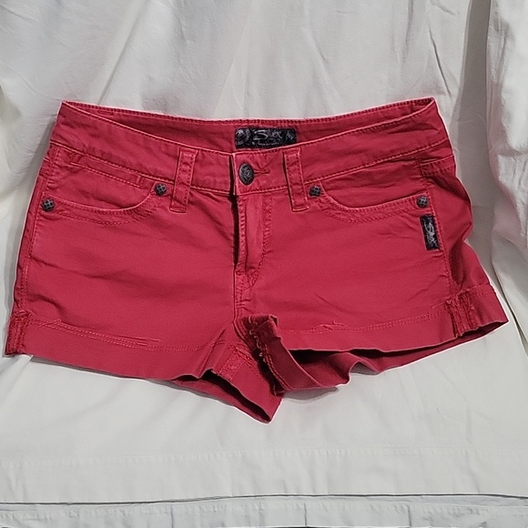 Silver Toni 3 1/2 Red Shorts. Sz 27 - Picture 1 of 6